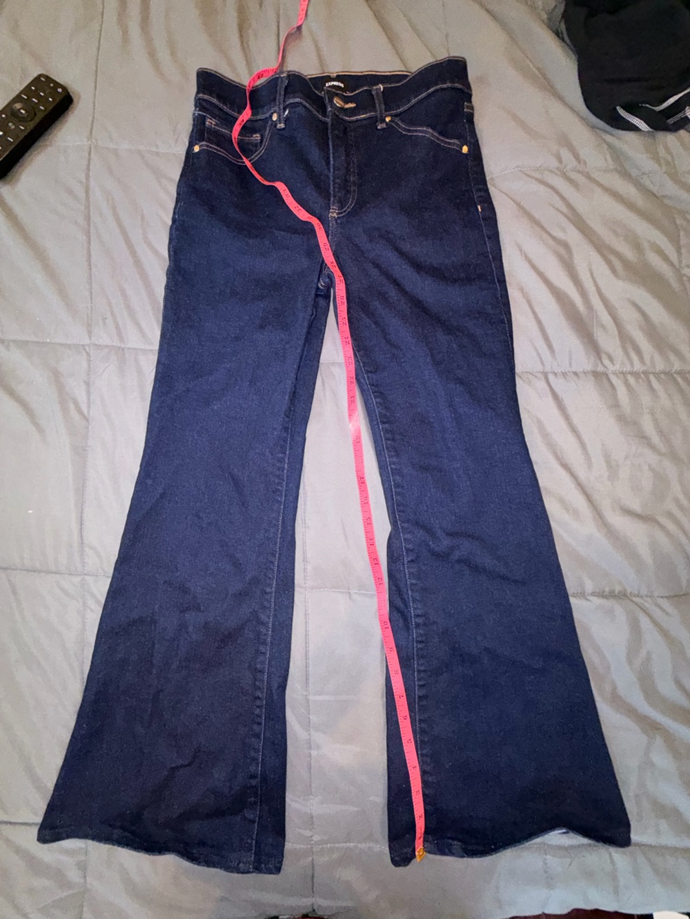 Express 70s Flare Mid Rise Dark Wash Jeans Size 6R - Picture 4 of 8